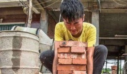 工地搬磚哥最新網(wǎng)友爆料,揭秘搬磚工真實(shí)生活現(xiàn)狀