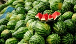 即墨網(wǎng)紅吃瓜事件真相是真的嗎,真相揭秘，還原事件始末