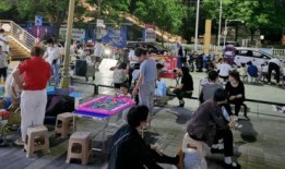 網(wǎng)紅爆料地攤視頻在線觀看,地攤視頻背后的真實生活，在線觀看帶你一探究竟